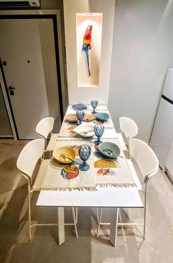 Vyron 2 Lusso Apartment เนอา มิคานิโอนา ภายนอก รูปภาพ