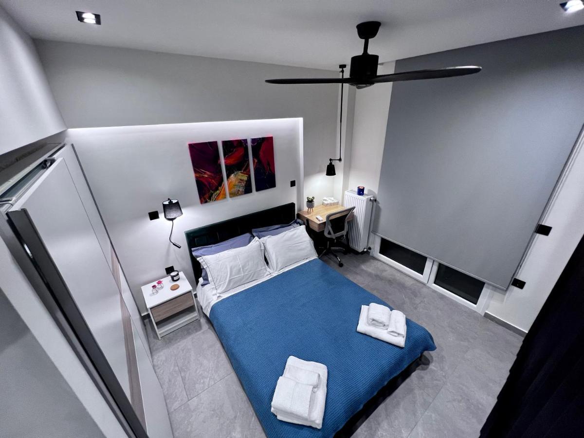 Vyron 2 Lusso Apartment เนอา มิคานิโอนา ภายนอก รูปภาพ