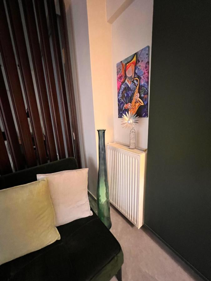Vyron 2 Lusso Apartment เนอา มิคานิโอนา ภายนอก รูปภาพ
