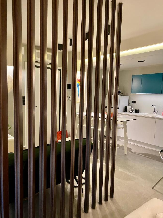 Vyron 2 Lusso Apartment เนอา มิคานิโอนา ภายนอก รูปภาพ